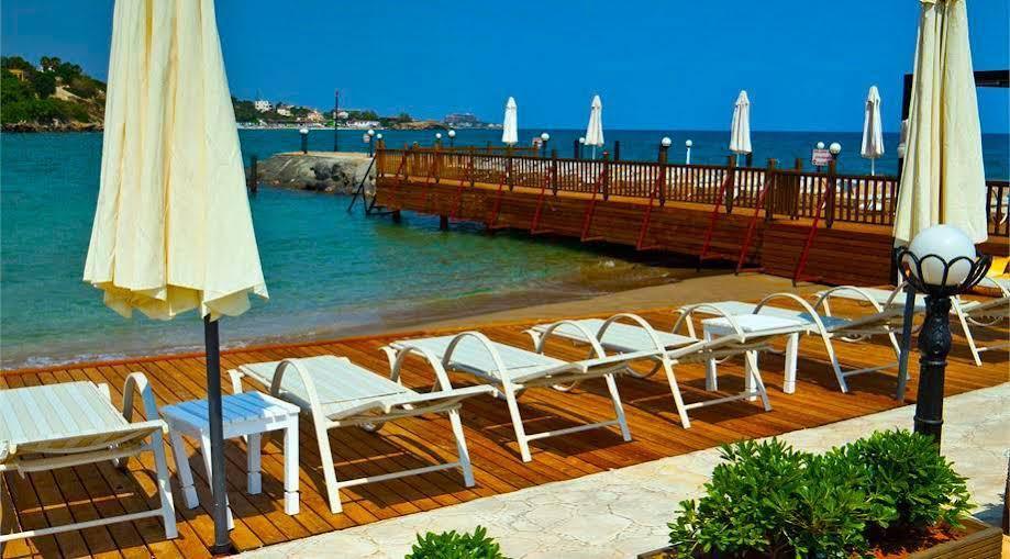 Ada Beach Hotel Karavas  Eksteriør billede