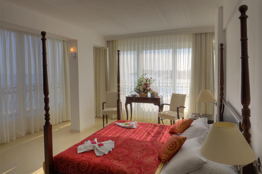 Ada Beach Hotel Karavas  Eksteriør billede